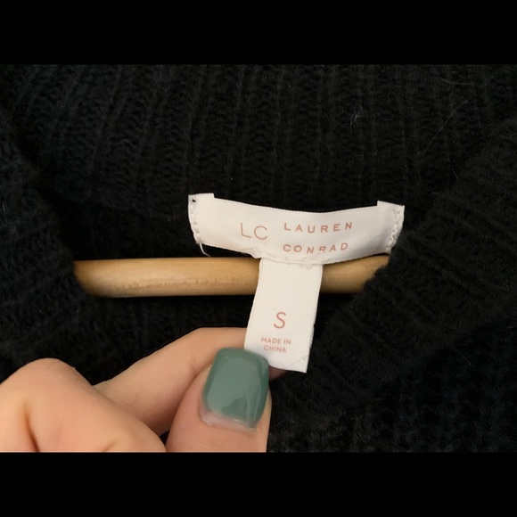 Black Sweater With Ribbon - Picture 3 of 3